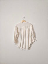 Load image into Gallery viewer, Carly Jean Textured Gauze Top (L)
