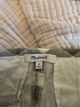 Load image into Gallery viewer, Madewell Quilted Mini Skirt (00)
