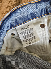 Load image into Gallery viewer, Agolde Relaxed Straight Jeans (31)
