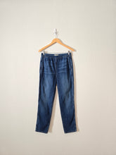 Load image into Gallery viewer, NEW Madewell Pull On Straight Jeans (26)
