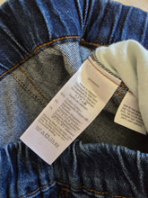 Load image into Gallery viewer, NEW Madewell Pull On Straight Jeans (26)
