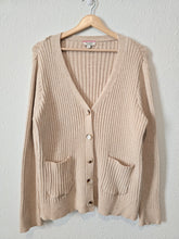 Load image into Gallery viewer, Ribbed Knit Button Up Sweater (L)
