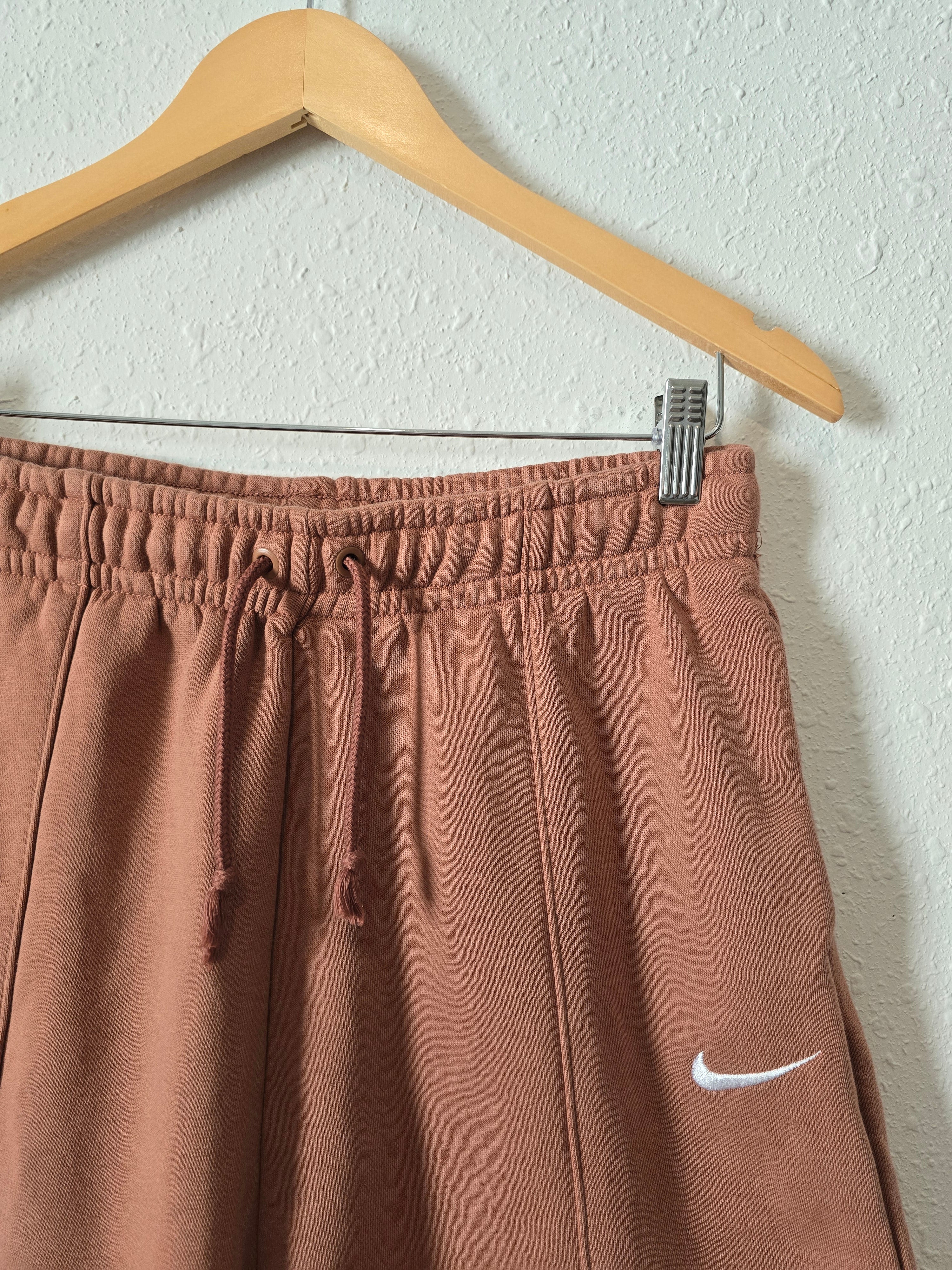 Nike Brown Relaxed Shorts (S)