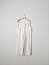 Load image into Gallery viewer, NEW Billabong Gauze Pants (L)
