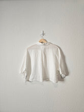 Load image into Gallery viewer, White Linen Boxy Button Up (S)
