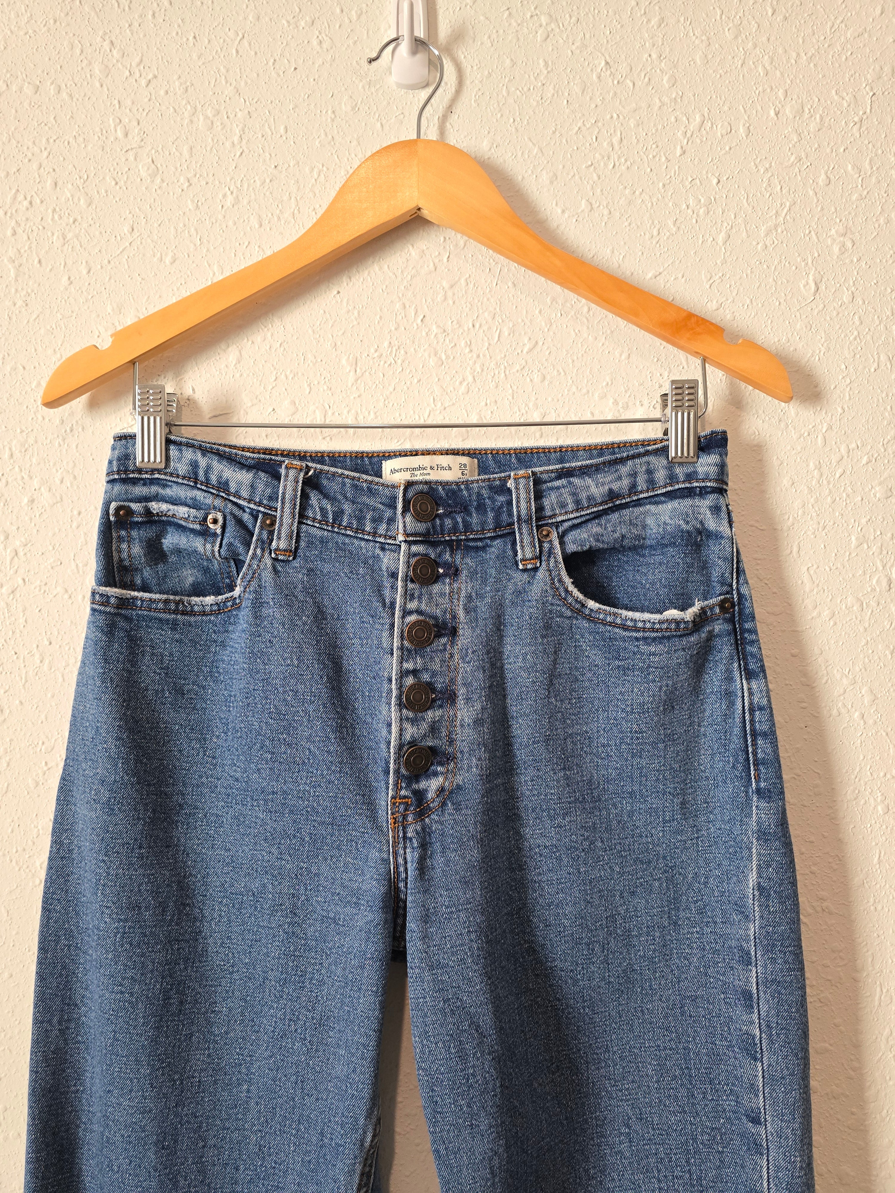 Abercrombie High Rise Mom Jeans (28/6)