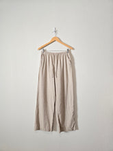 Load image into Gallery viewer, Abercrombie Linen Wide Leg Pants (S)
