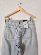 Load image into Gallery viewer, NEW Vintage Straight Jeans (28)
