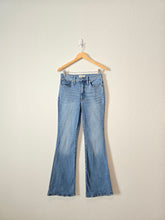 Load image into Gallery viewer, Madewell High Rise Flare Jeans (27)
