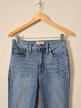 Load image into Gallery viewer, Madewell High Rise Flare Jeans (27)
