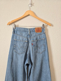 Levi's High Waisted Straight Jeans (25)