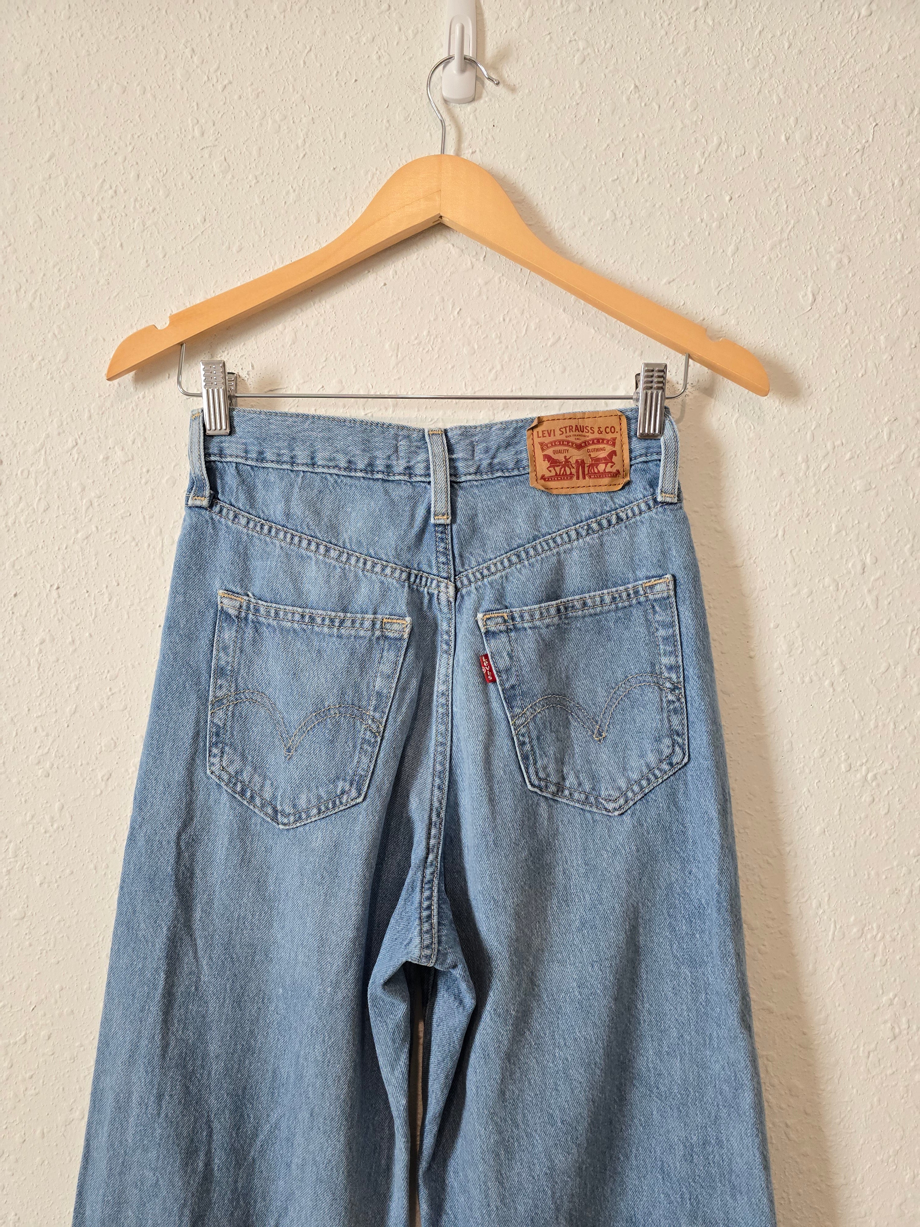 Levi's High Waisted Straight Jeans (25)