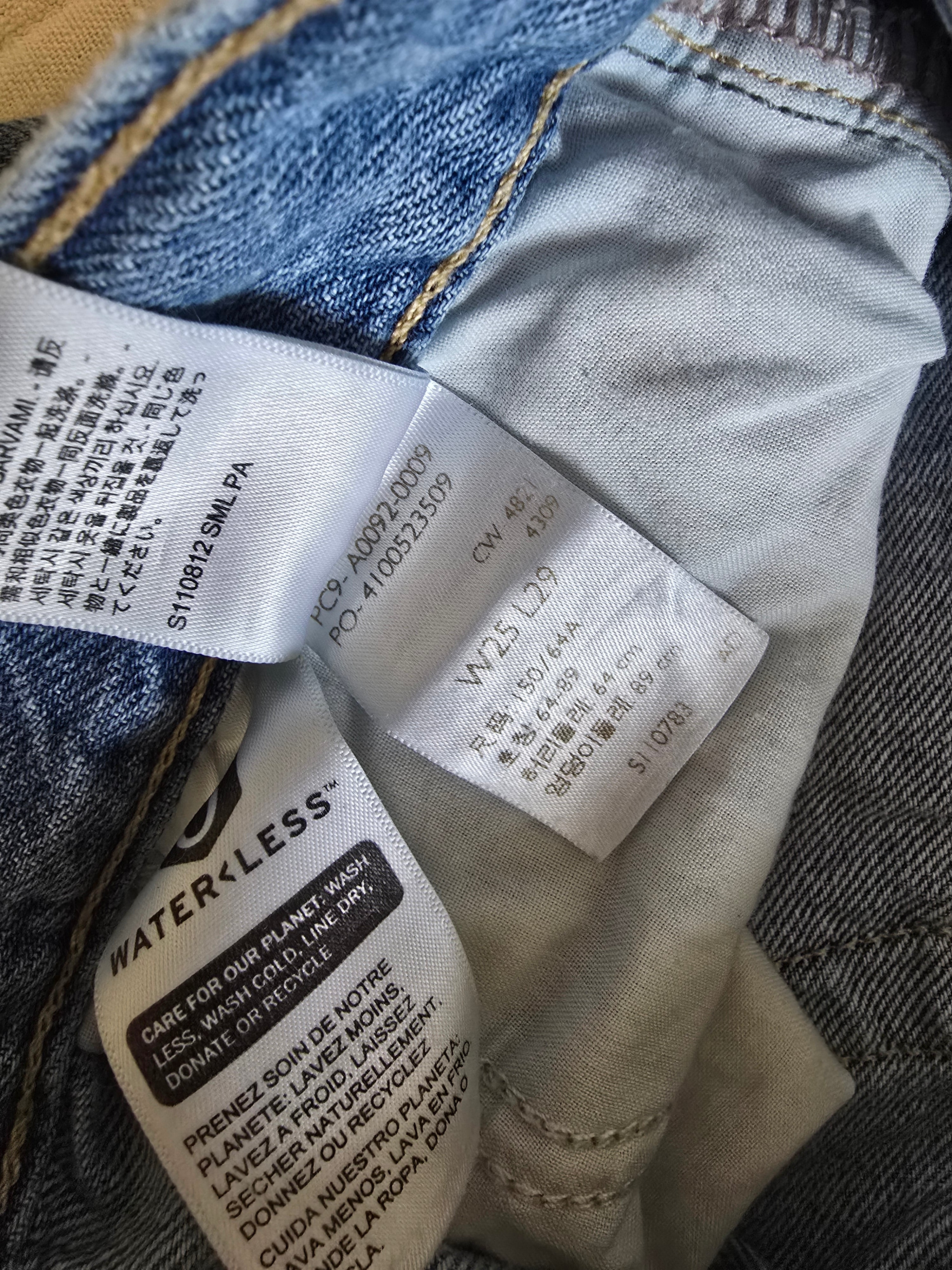 Levi's High Waisted Straight Jeans (25)