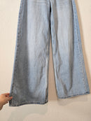 Light Wash Wide Leg Jeans (2)