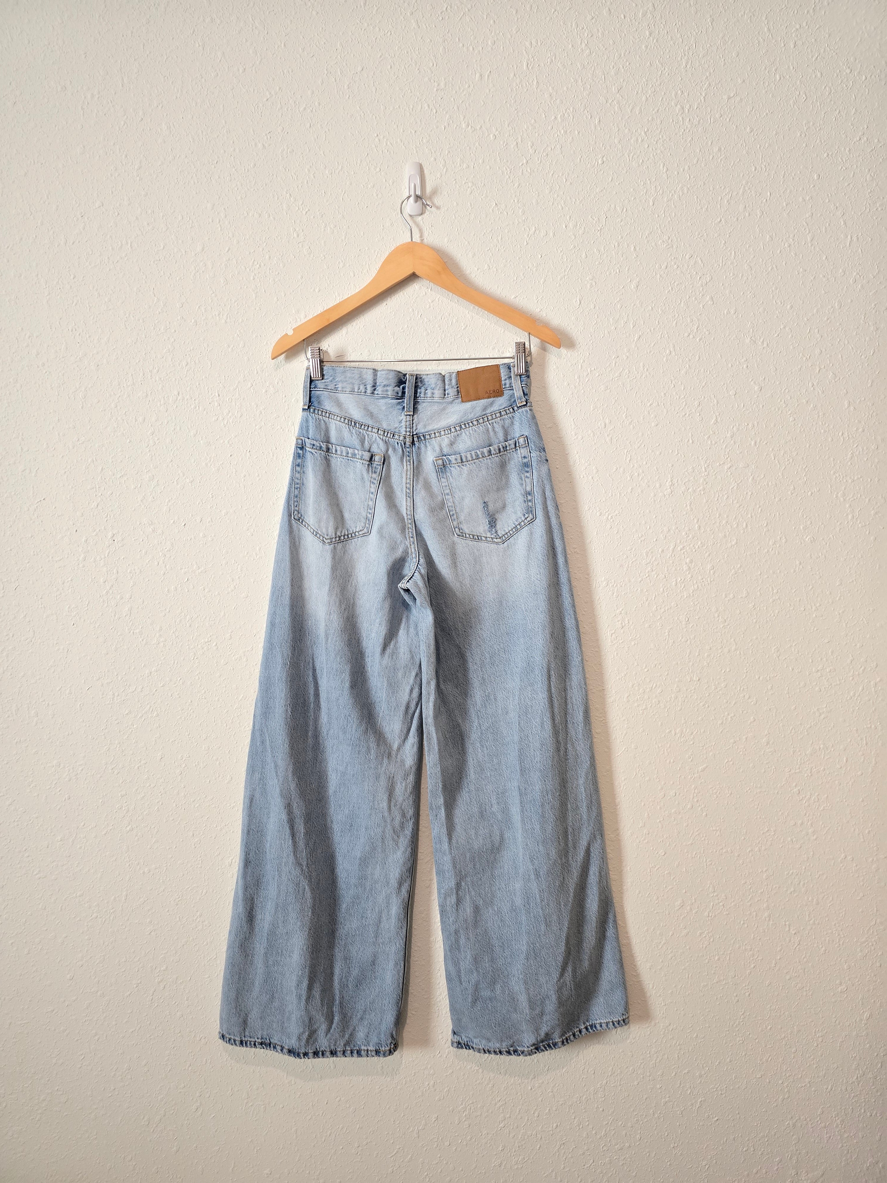 Light Wash Wide Leg Jeans (2)