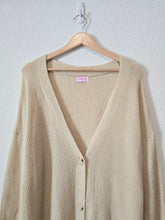 Load image into Gallery viewer, Pink Lily Oversized Cozy Sweater (M)
