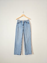 Load image into Gallery viewer, Abercrombie 90s Relaxed Jeans (27/4)
