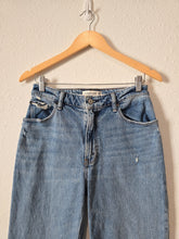 Load image into Gallery viewer, Abercrombie 90s Relaxed Jeans (27/4)
