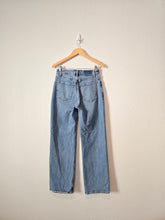 Load image into Gallery viewer, Abercrombie 90s Relaxed Jeans (27/4)
