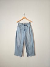 Load image into Gallery viewer, Madewell Perfect Wide Leg Jeans (26)
