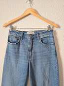 Abercrombie High Rise Mom Jeans (26/2)