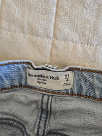 Abercrombie Distressed Mom Jeans (27/4)