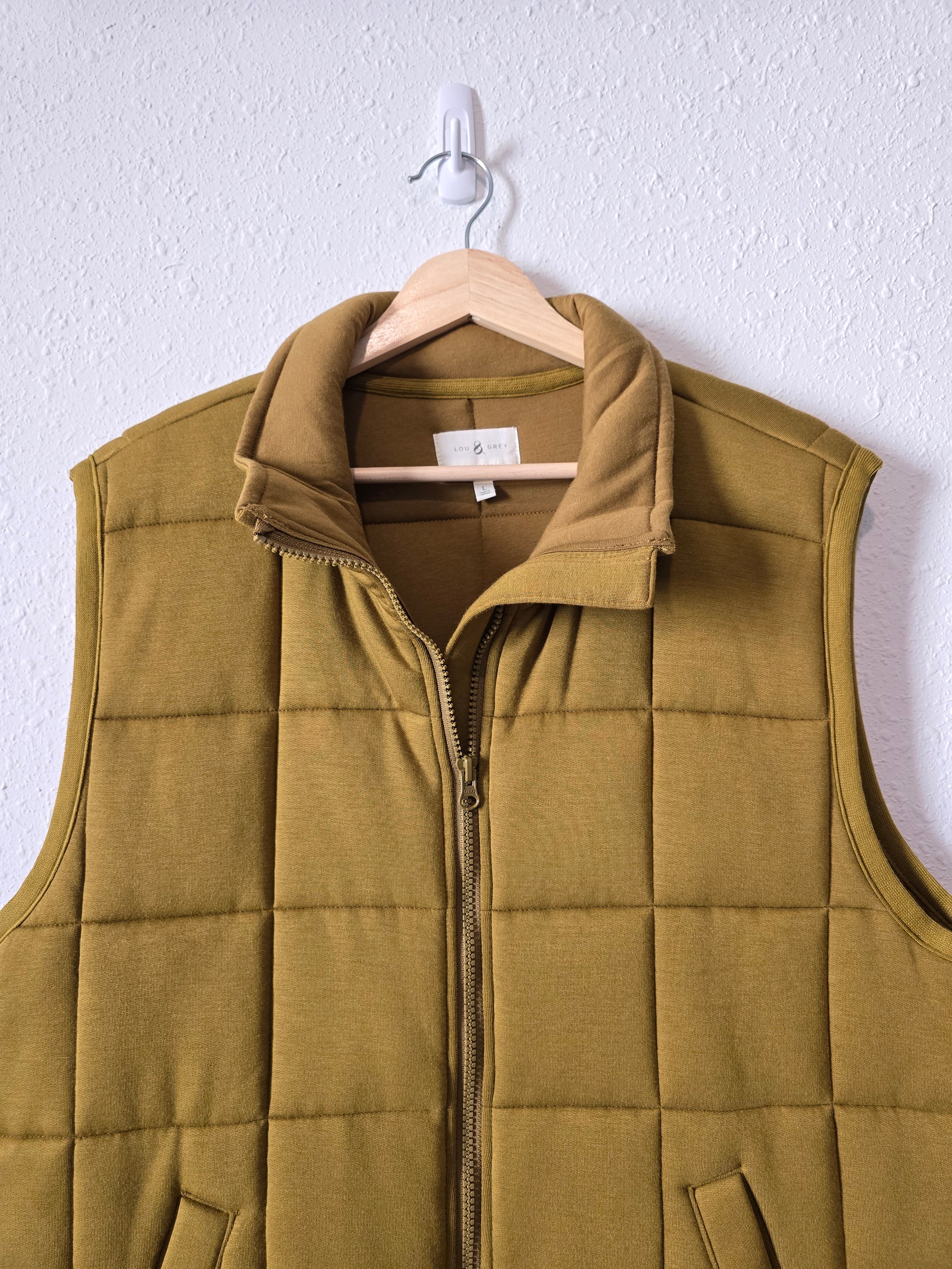 Lou & Grey Quilted Zip Up Vest (L)