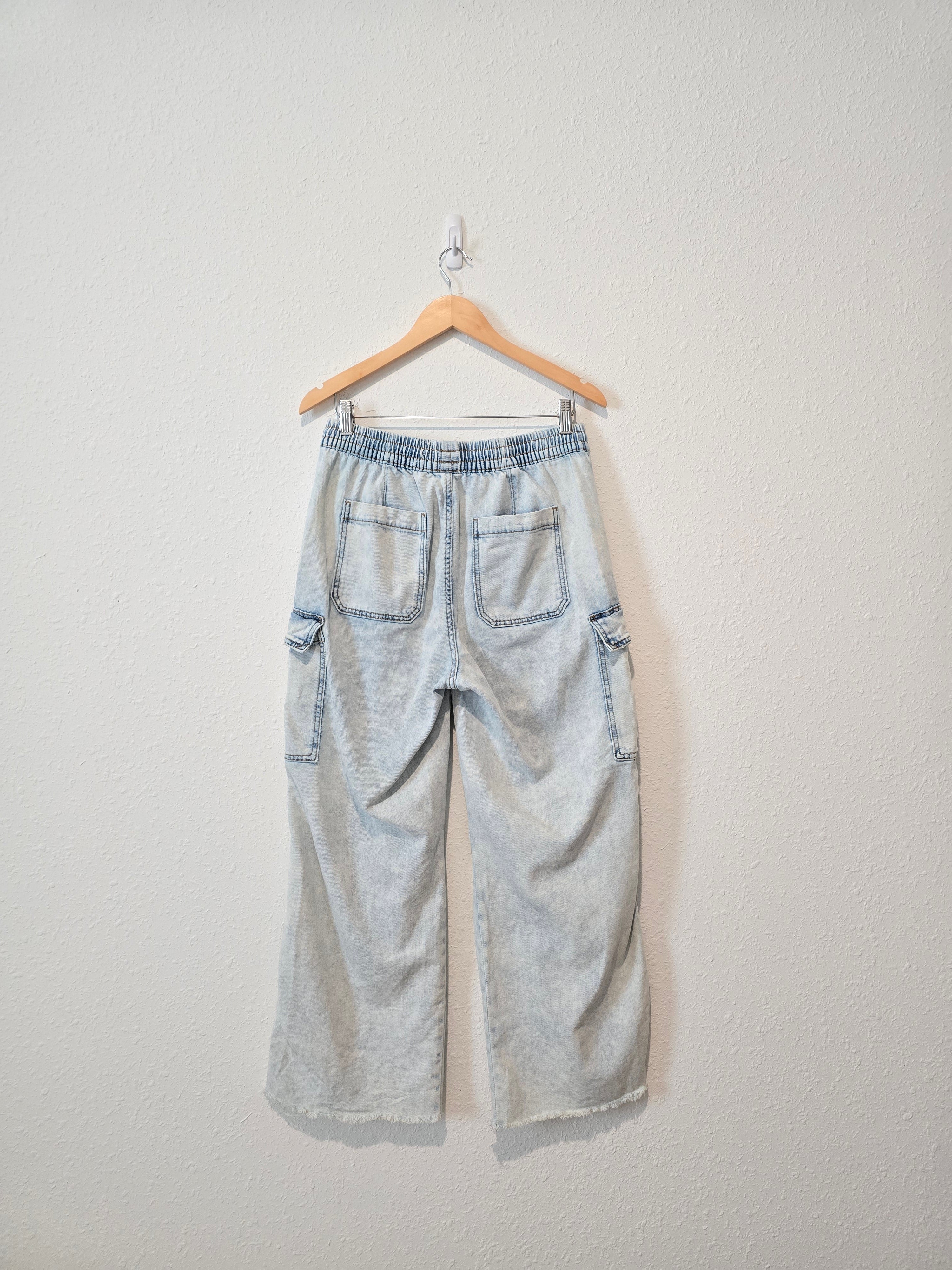 Aerie Wide Leg Cargo Jeans (M)