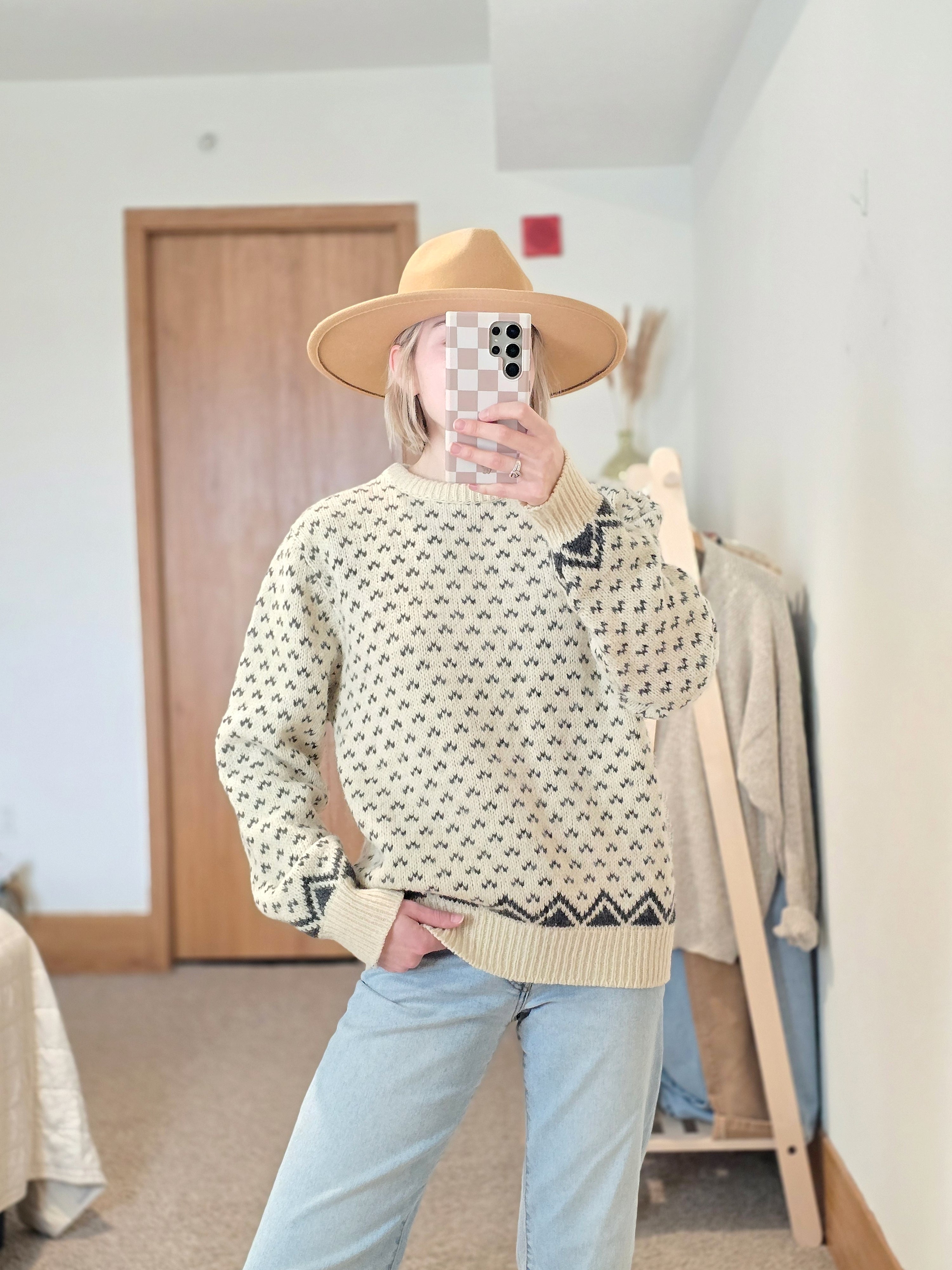 Vintage Patterned Wool Sweater (L)