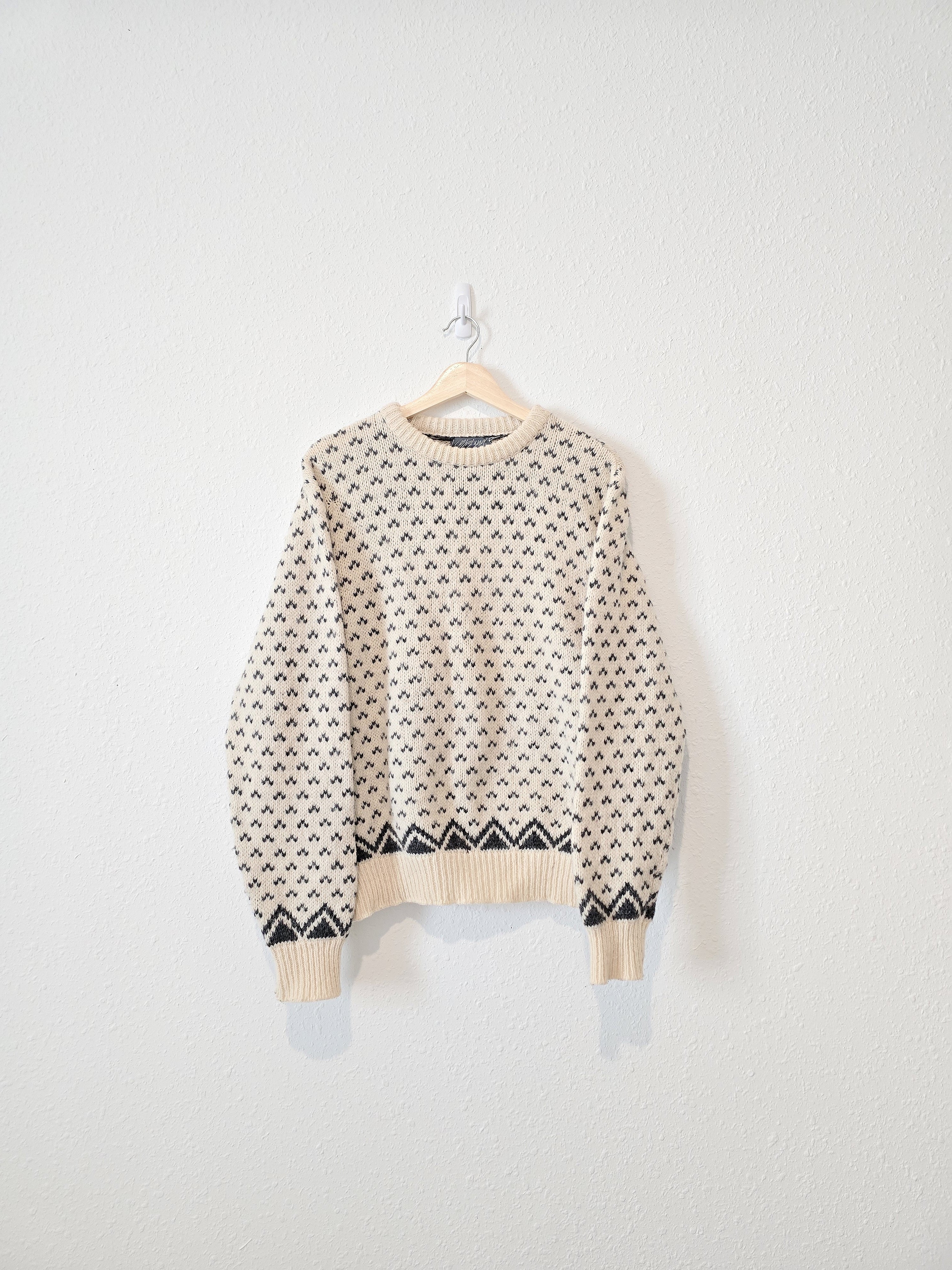 Vintage Patterned Wool Sweater (L)
