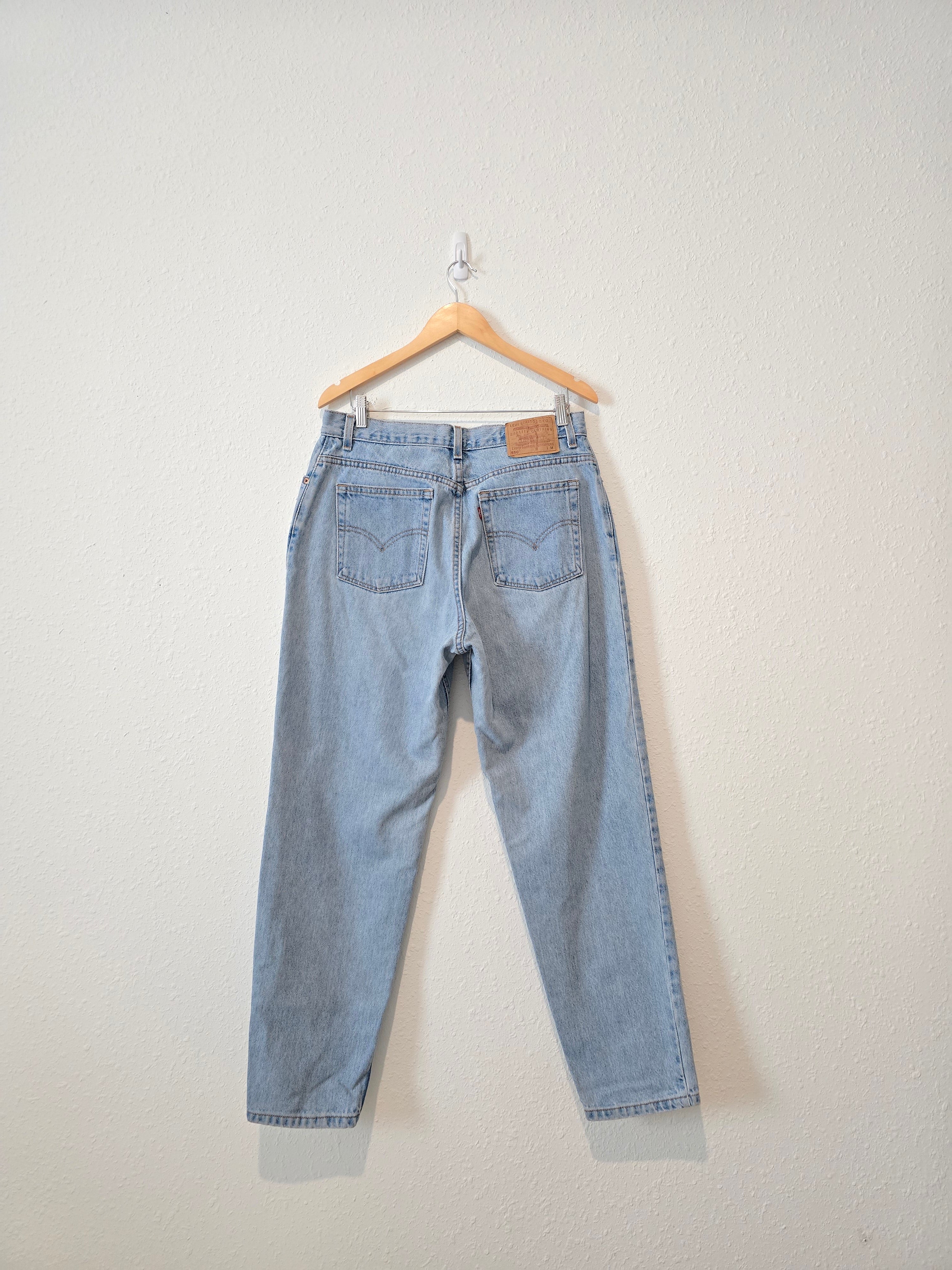 Vintage Levi's Light Wash Jeans (32)