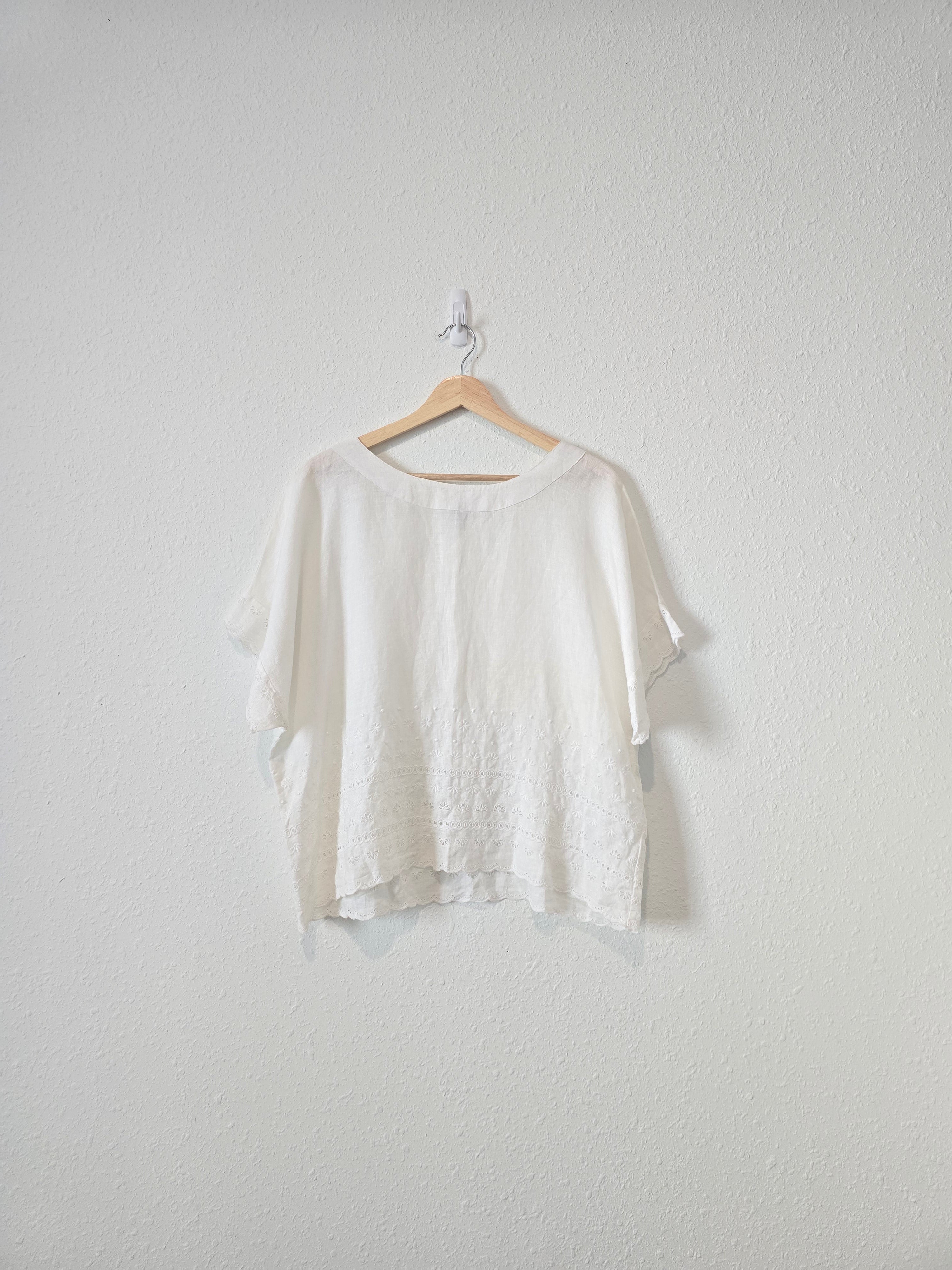 White Linen Embroidered Tee (18P)