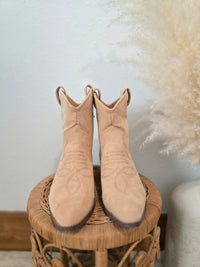 Neutral Western Booties (8.5)