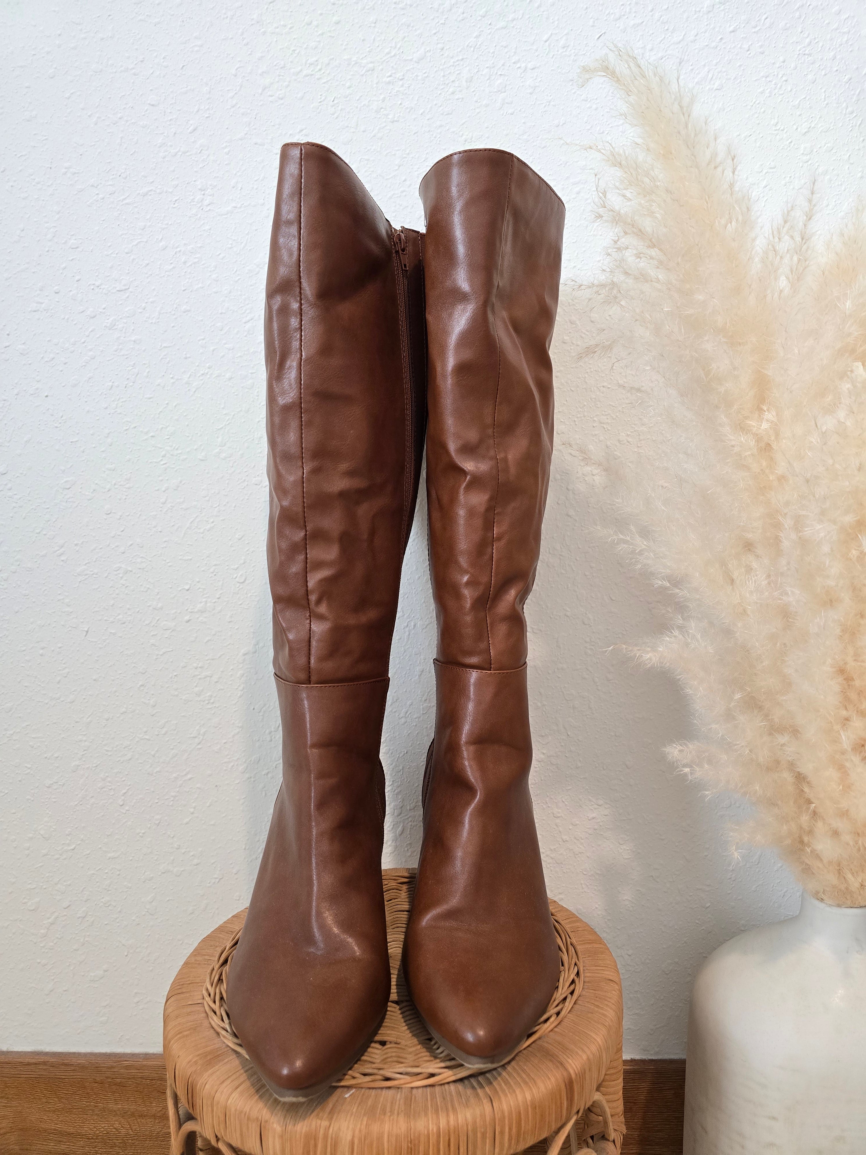 Brown Knee High Boots (11W)