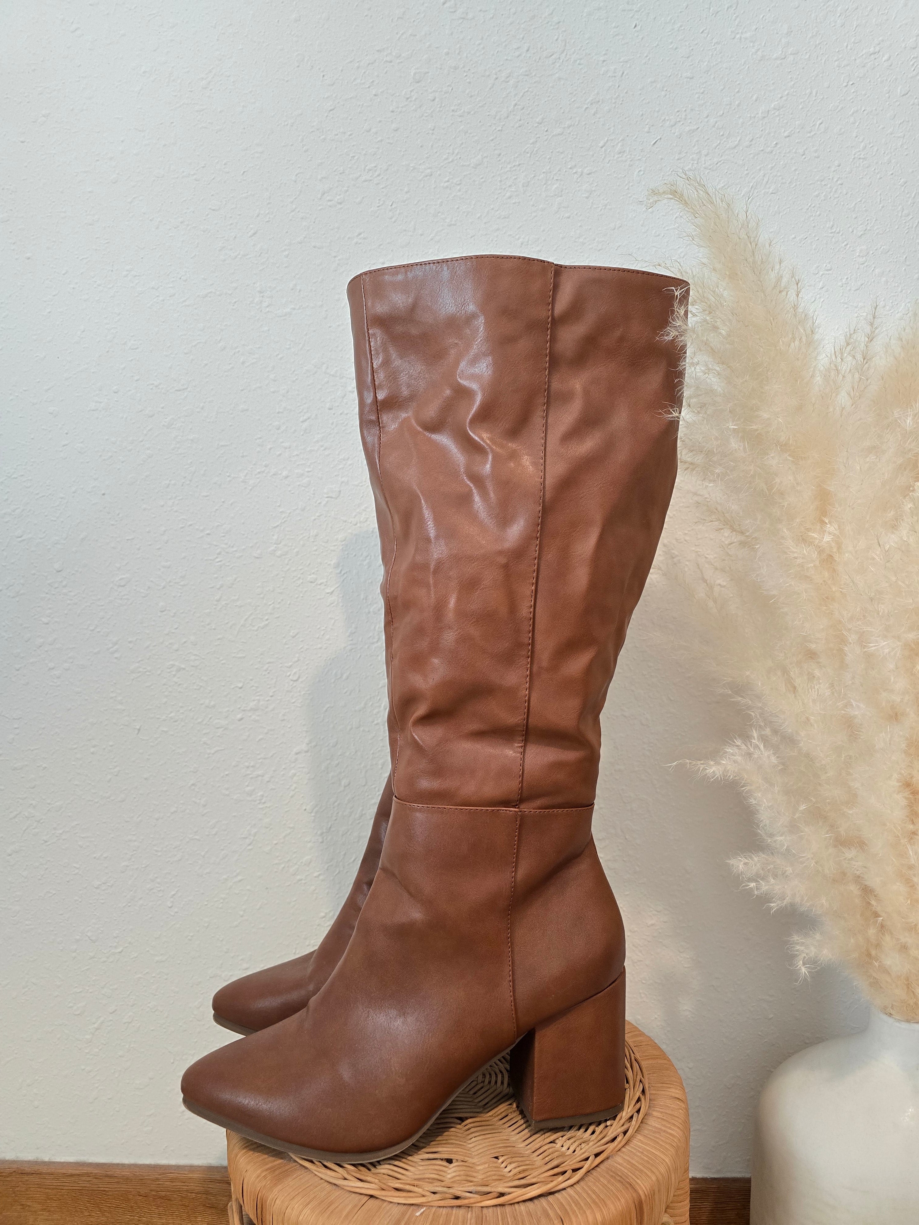 Brown Knee High Boots (11W)