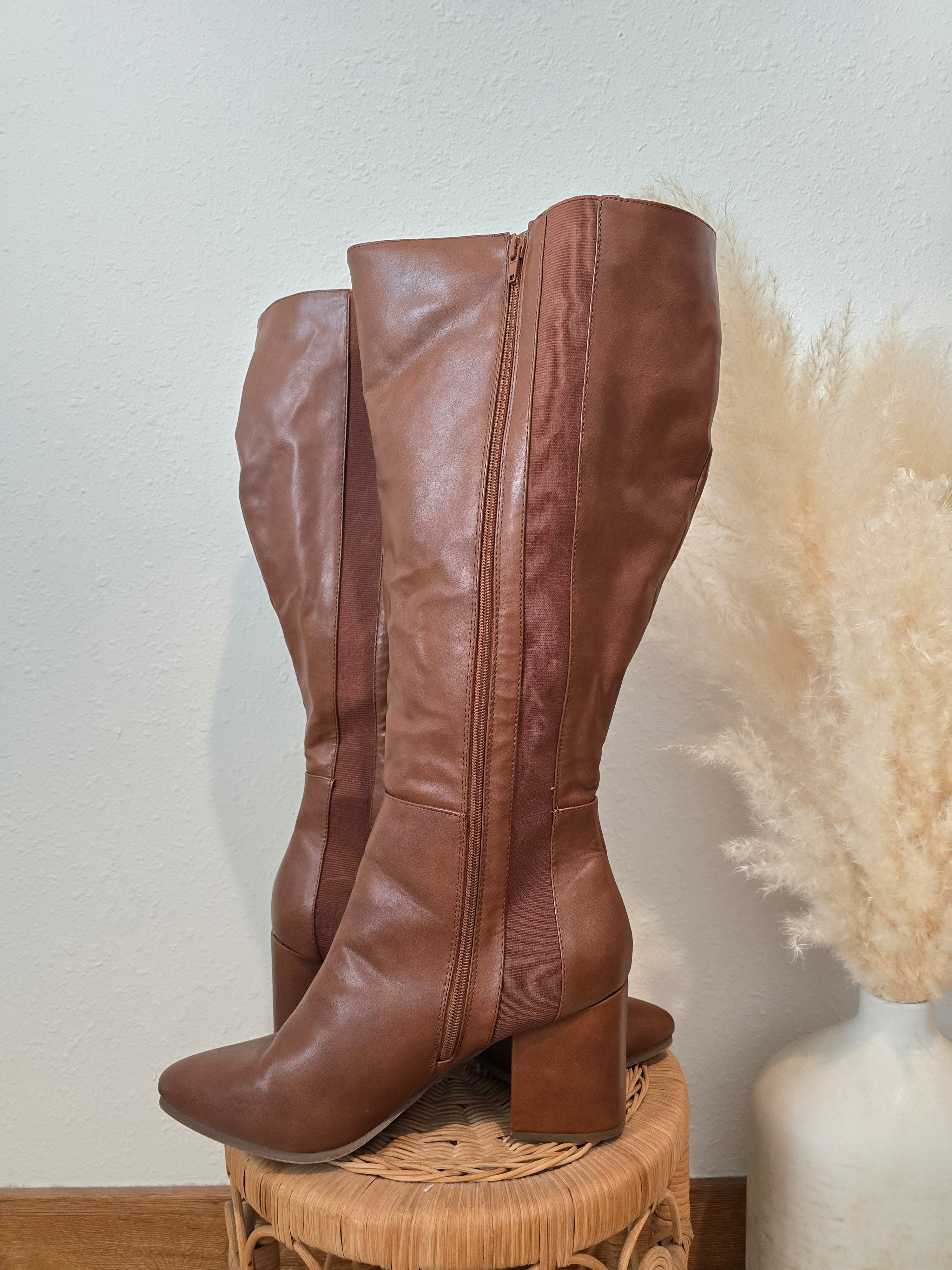 Brown Knee High Boots (11W)