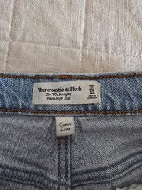 Abercrombie 90s Straight Jeans (30/10s)