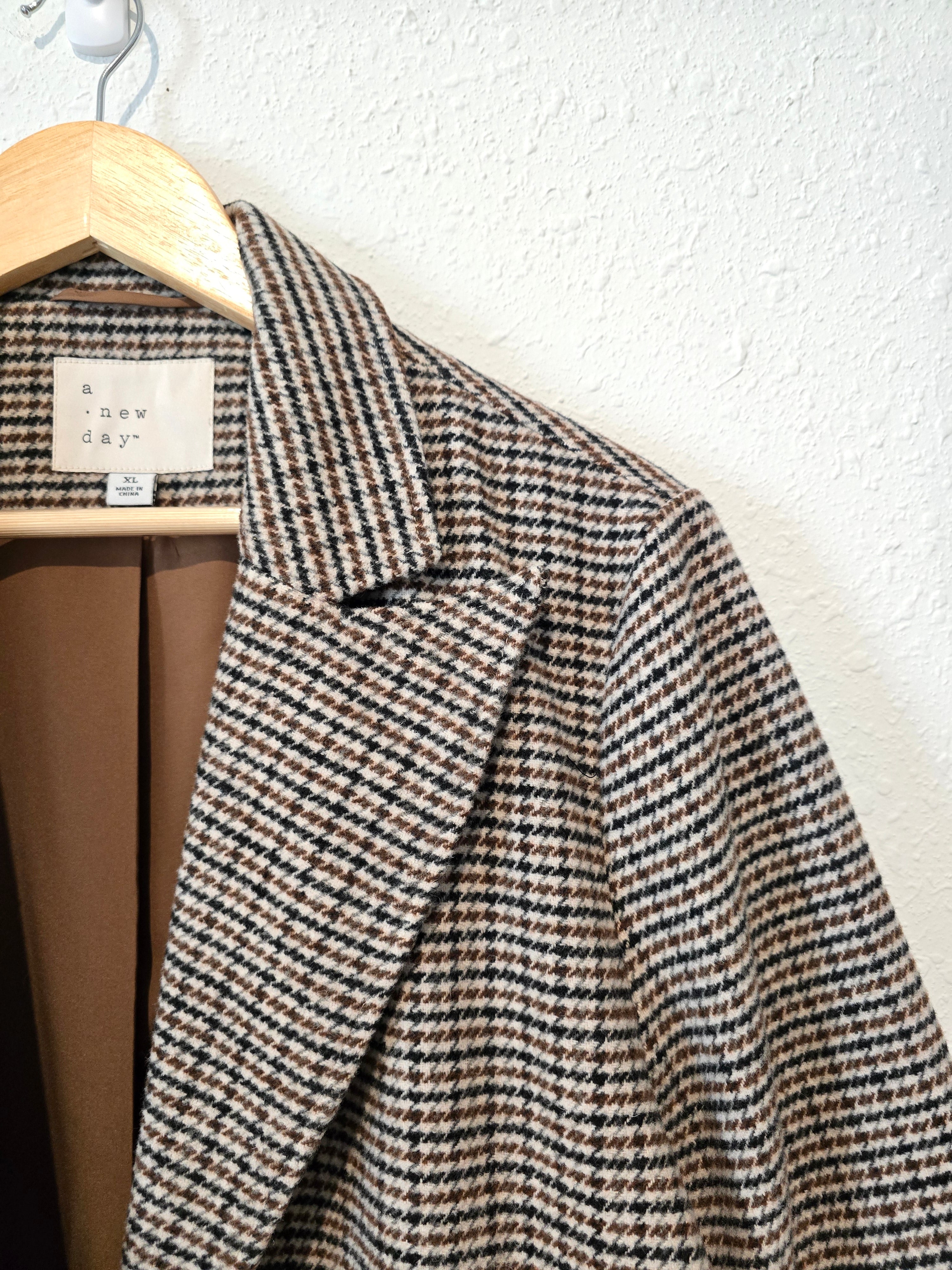 Long Houndstooth Coat (XL)