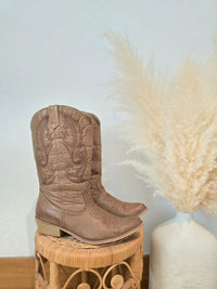 Brown Western Cowboy Boots (9.5)