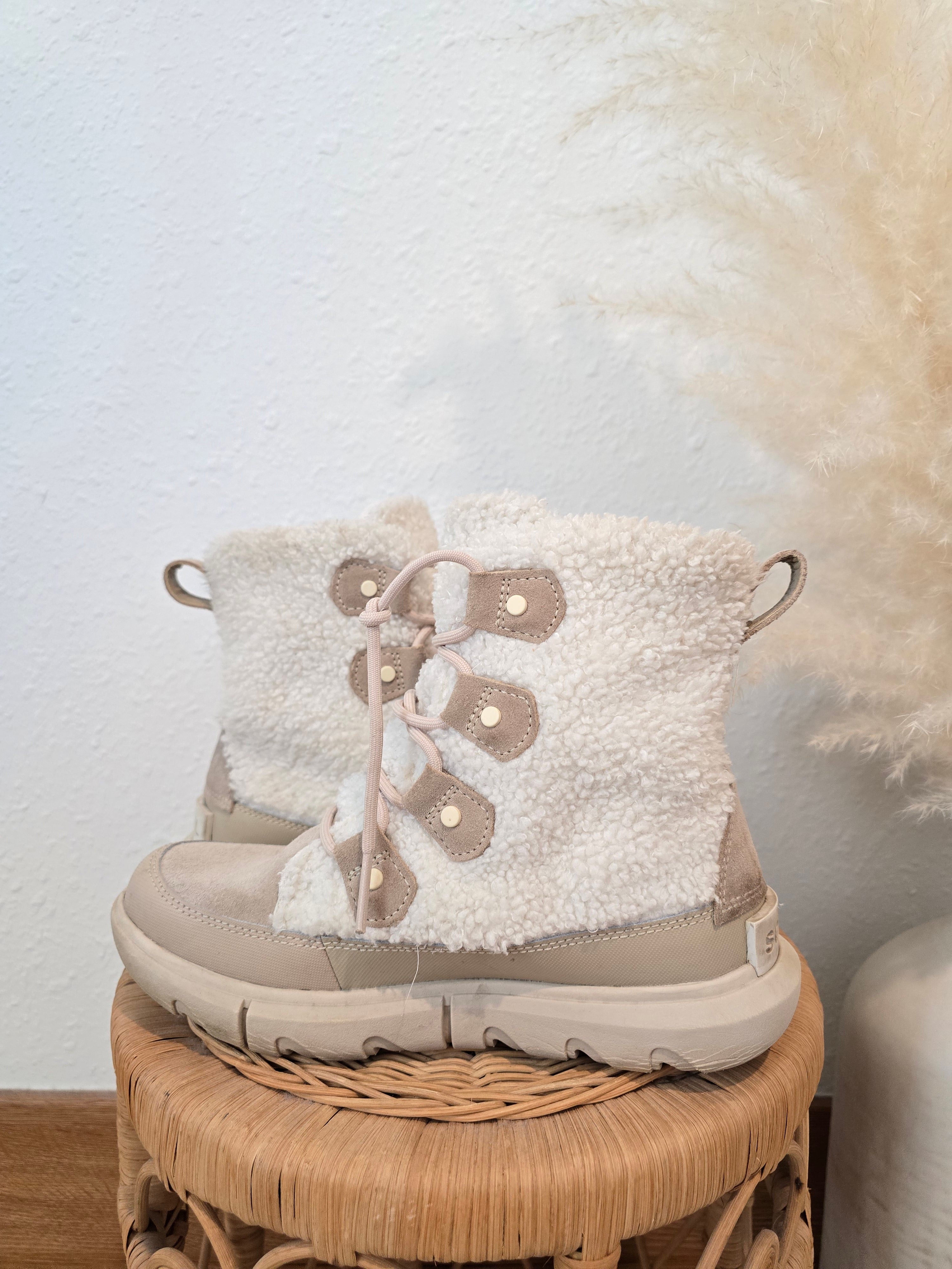 Sorel Cozy Sherpa Booties (6)