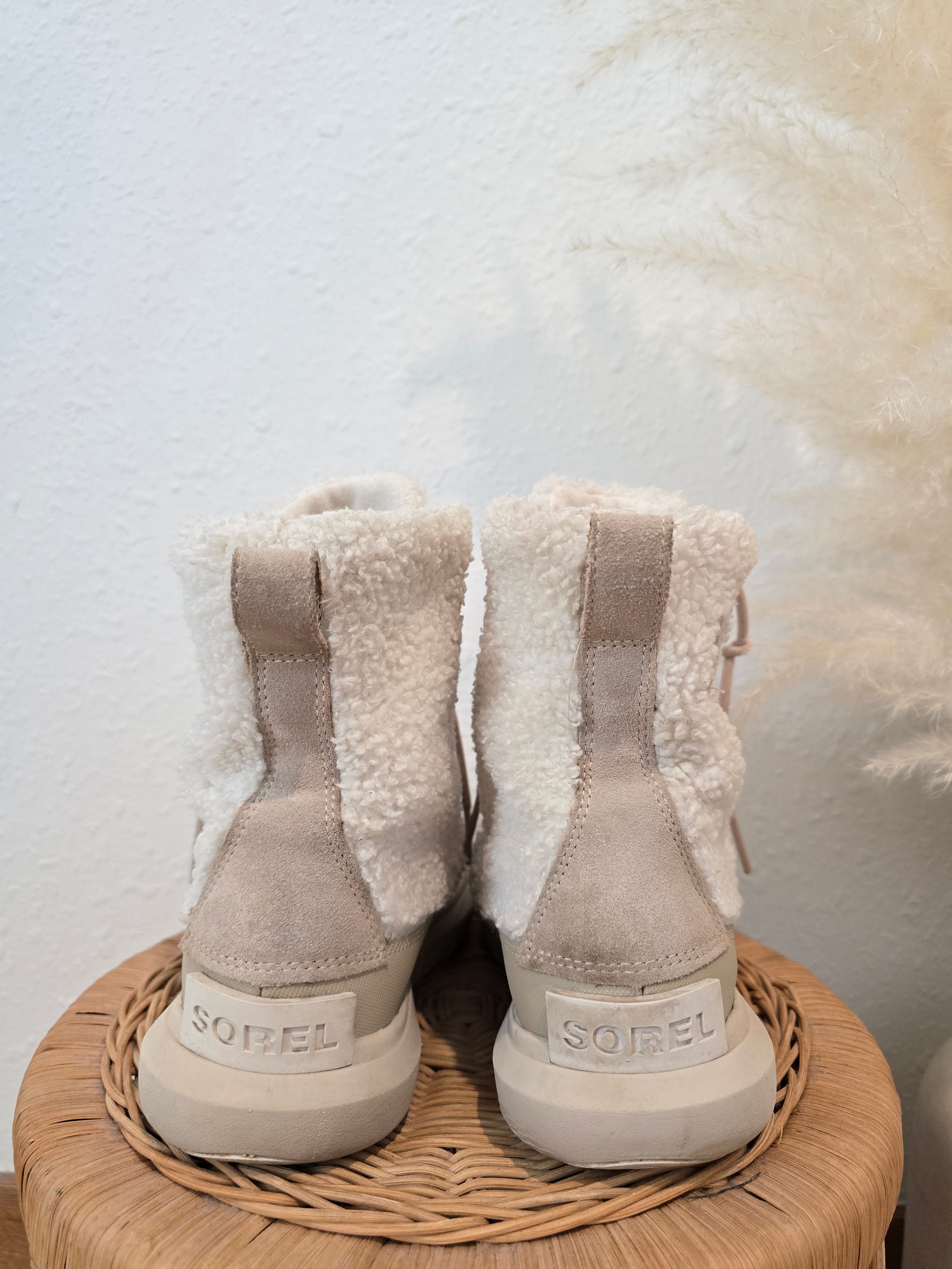 Sorel Cozy Sherpa Booties (6)