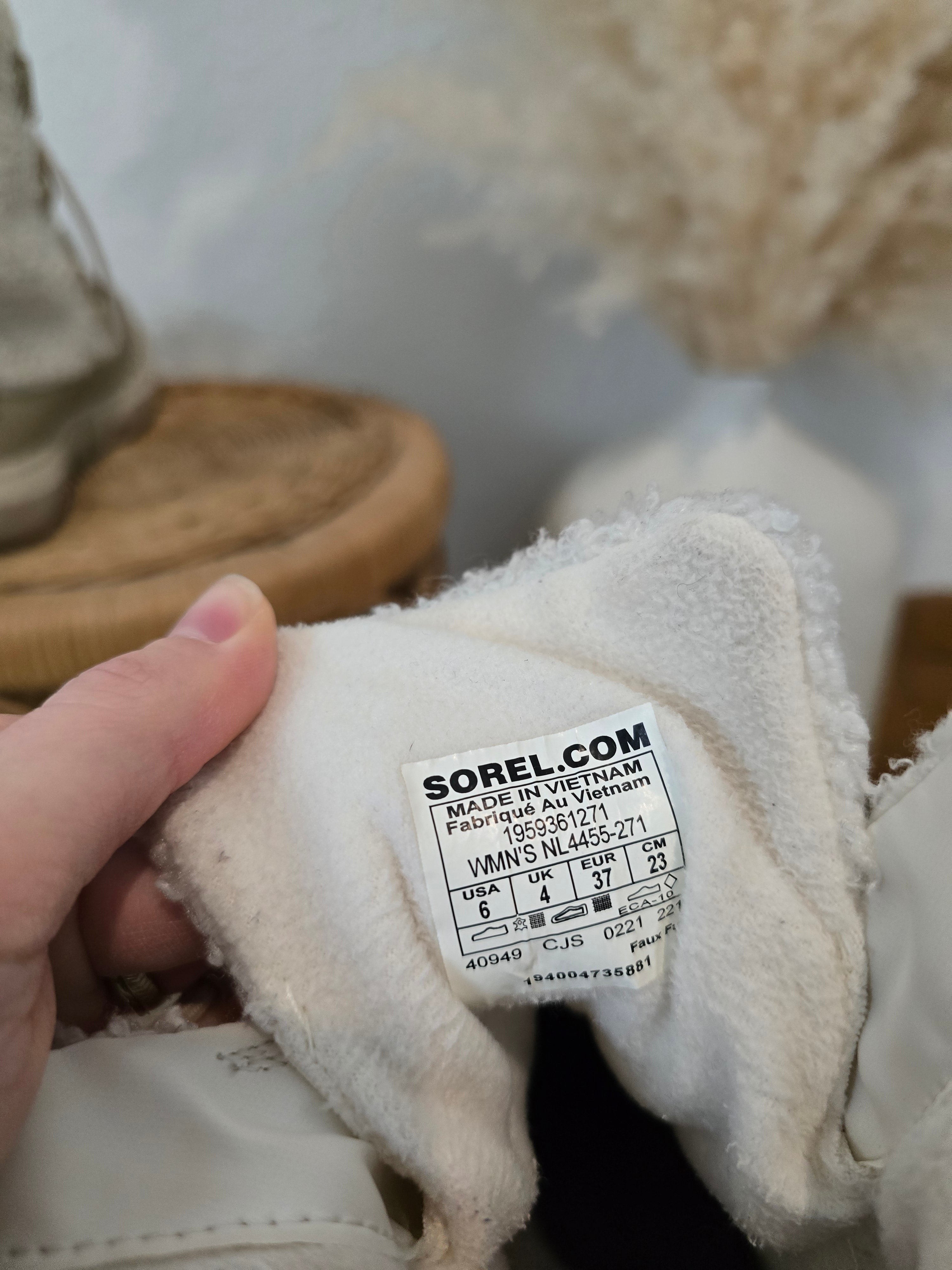 Sorel Cozy Sherpa Booties (6)