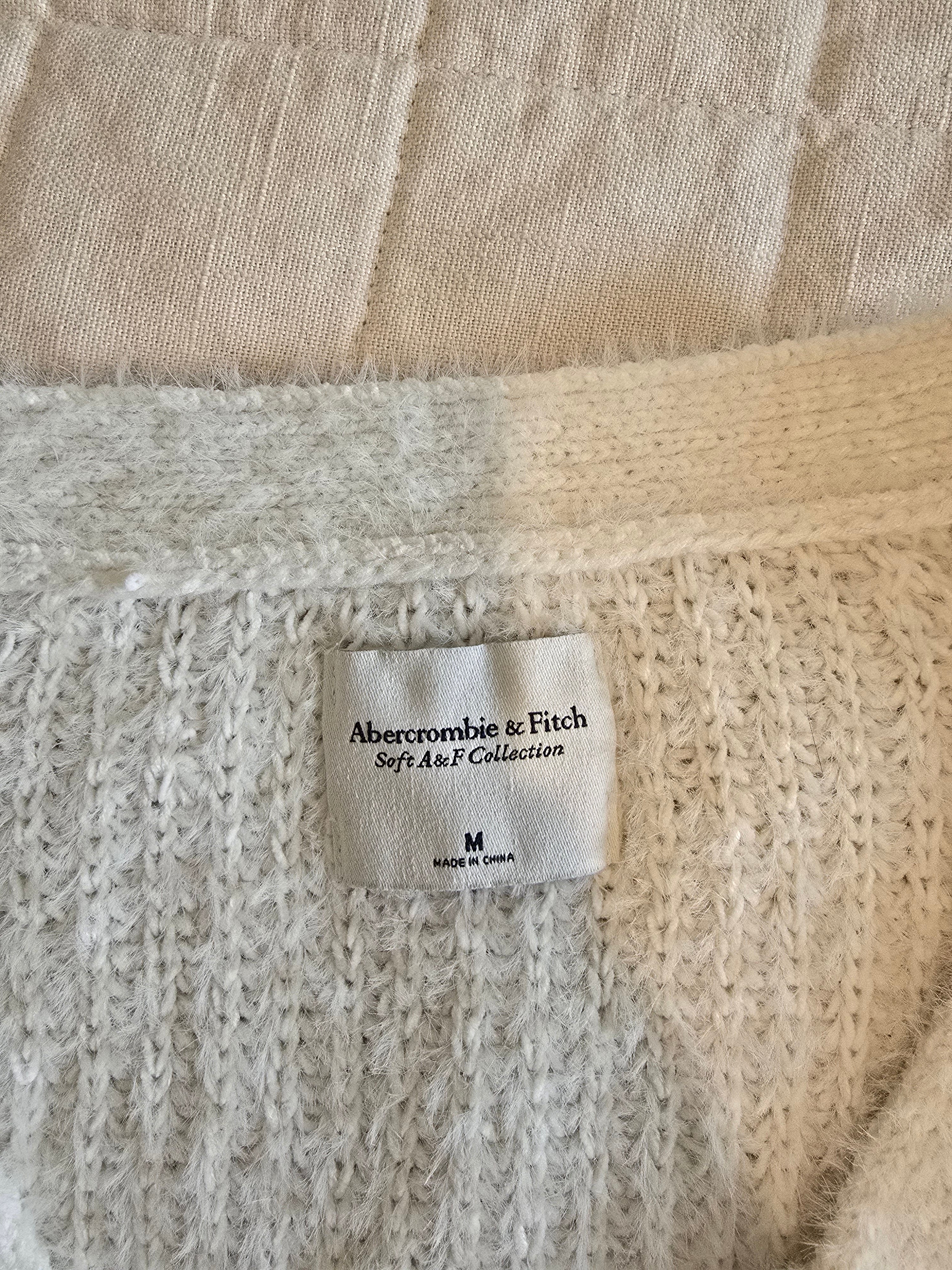 Abercrombie Cozy Button Up Sweater (M)