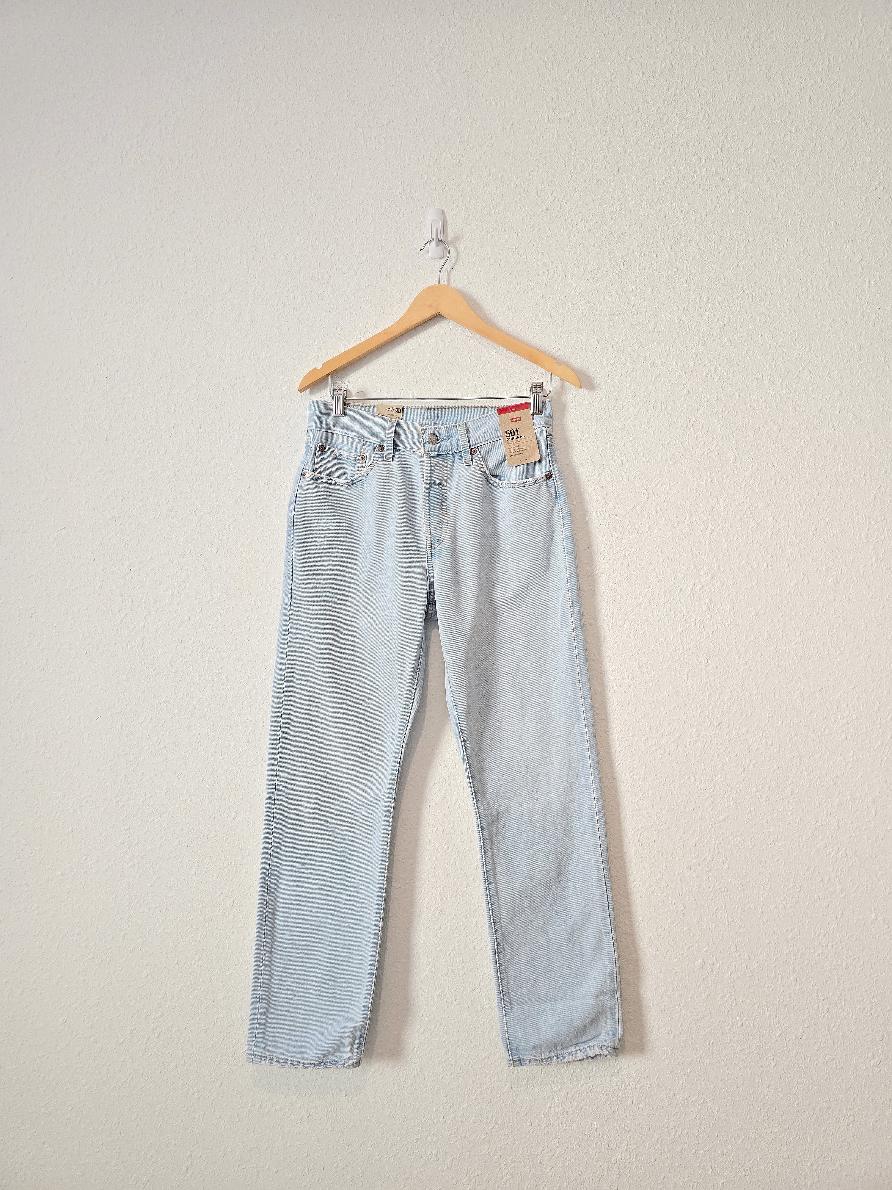 NEW Levi's Light Wash Jeans (28)