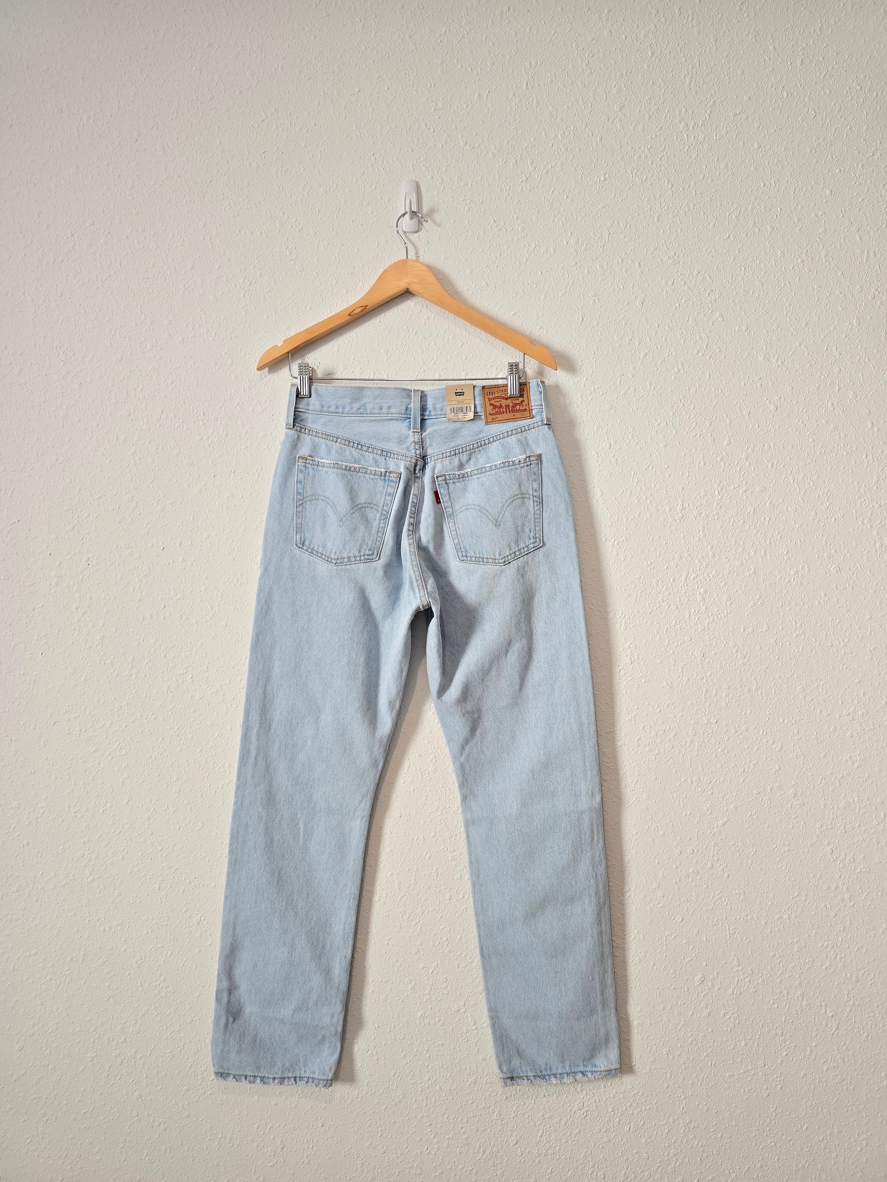 NEW Levi's Light Wash Jeans (28)