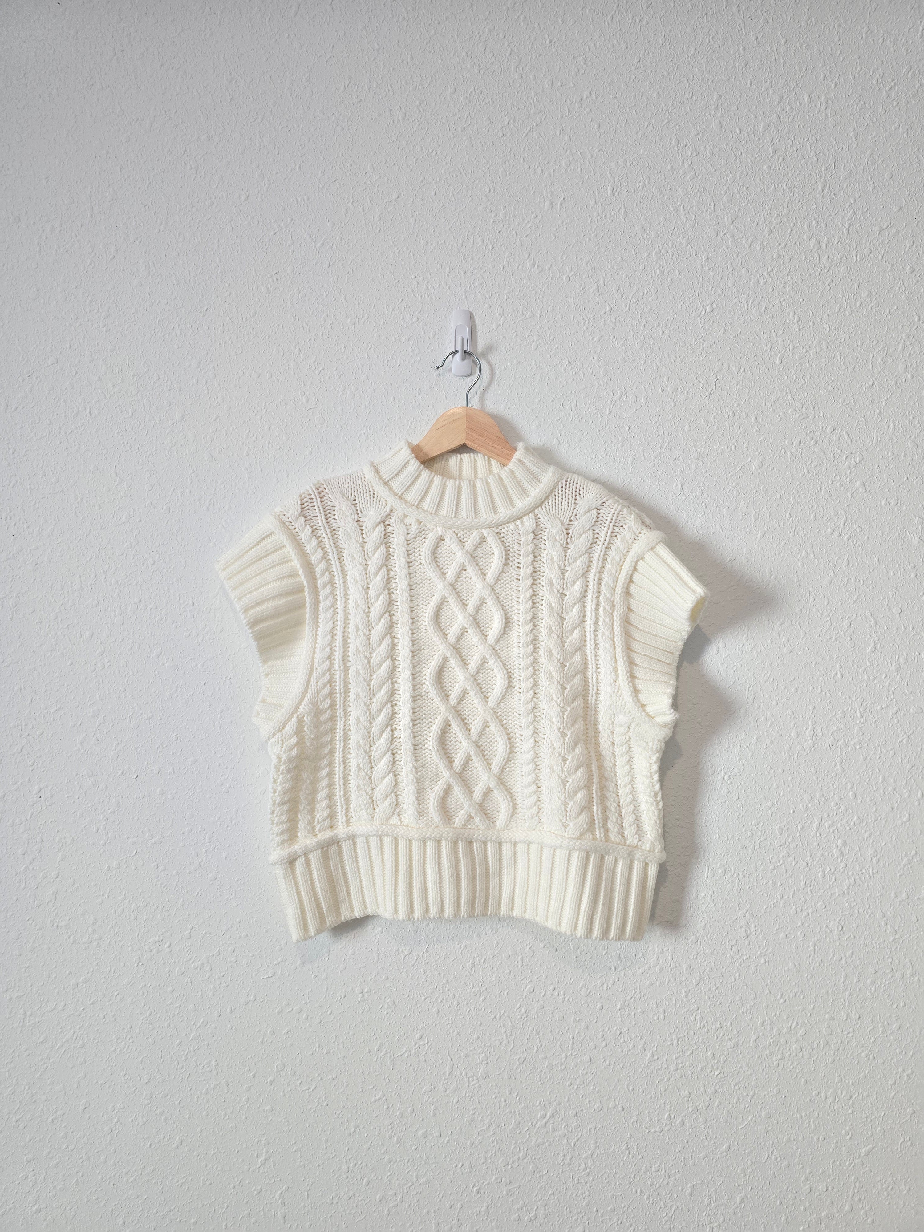 Cable Knit Sweater Vest (XS)