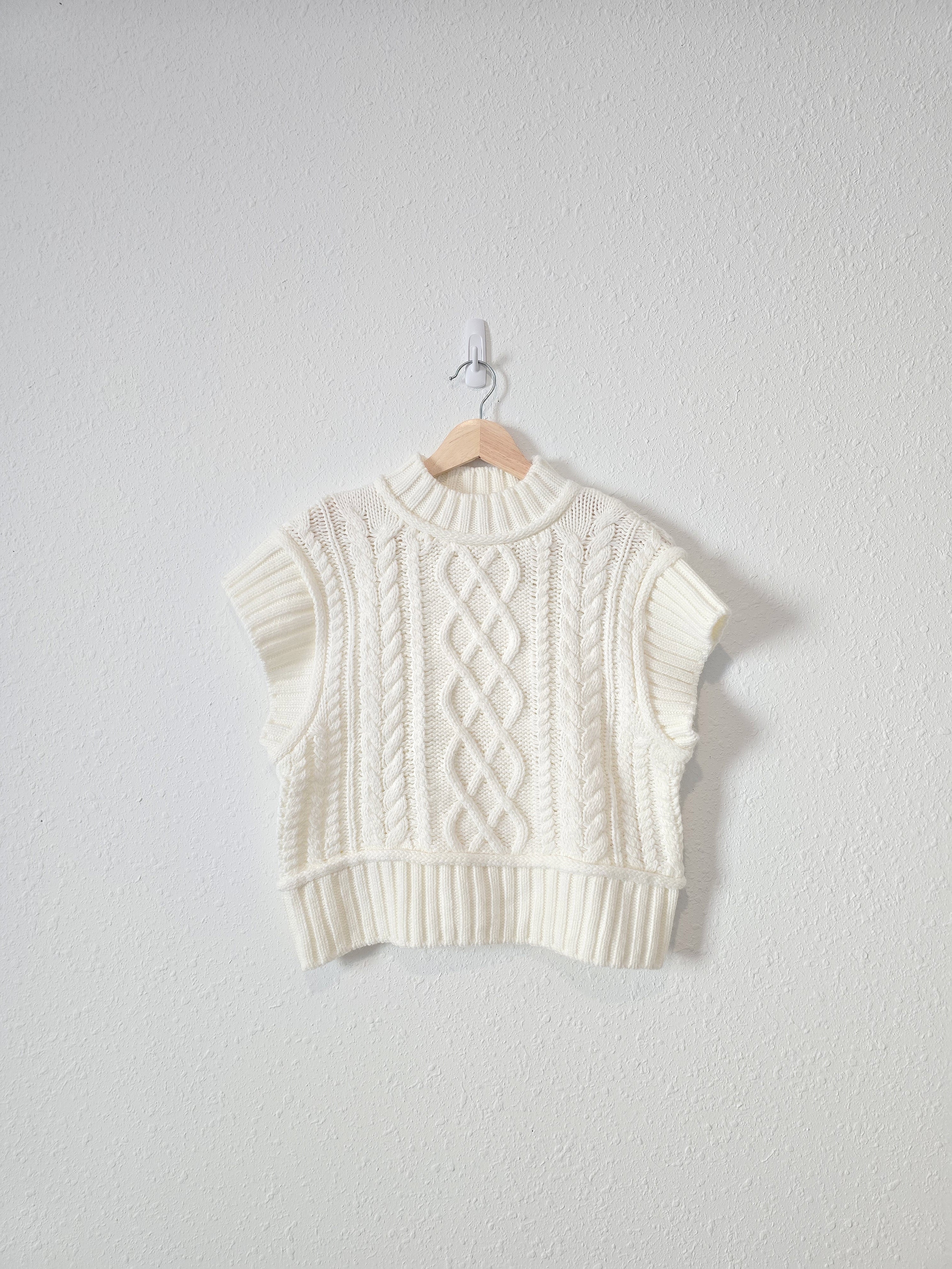 Cable Knit Sweater Vest (XS)