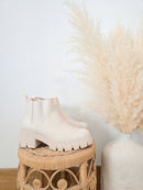 NEW Chunky Cream Booties (9.5)