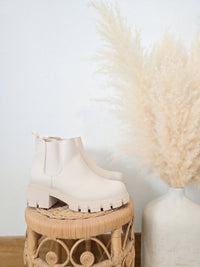 NEW Chunky Cream Booties (9.5)