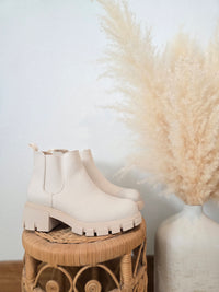 NEW Chunky Cream Booties (9.5)
